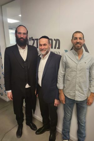 הצוות של קרנות תשרי משכנתאות חרדים